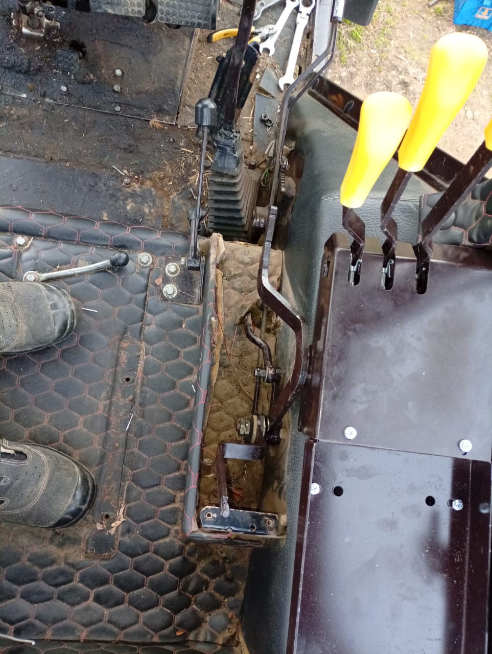 ВЫНОС РАСПРЕДЕЛИТЕЛЯ МТЗ КОМПЛЕКТ